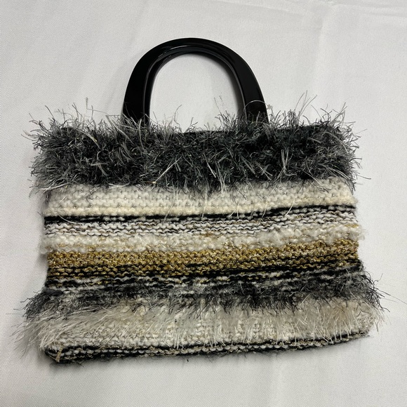 Chic Textured Women's Handbag - Black, Gold, Cream - Picture 1 of 11